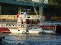 Motor Segelboot mit Motorschaden trieb gegen Alte Liebe bei Koeln Rodenkirchen P171
